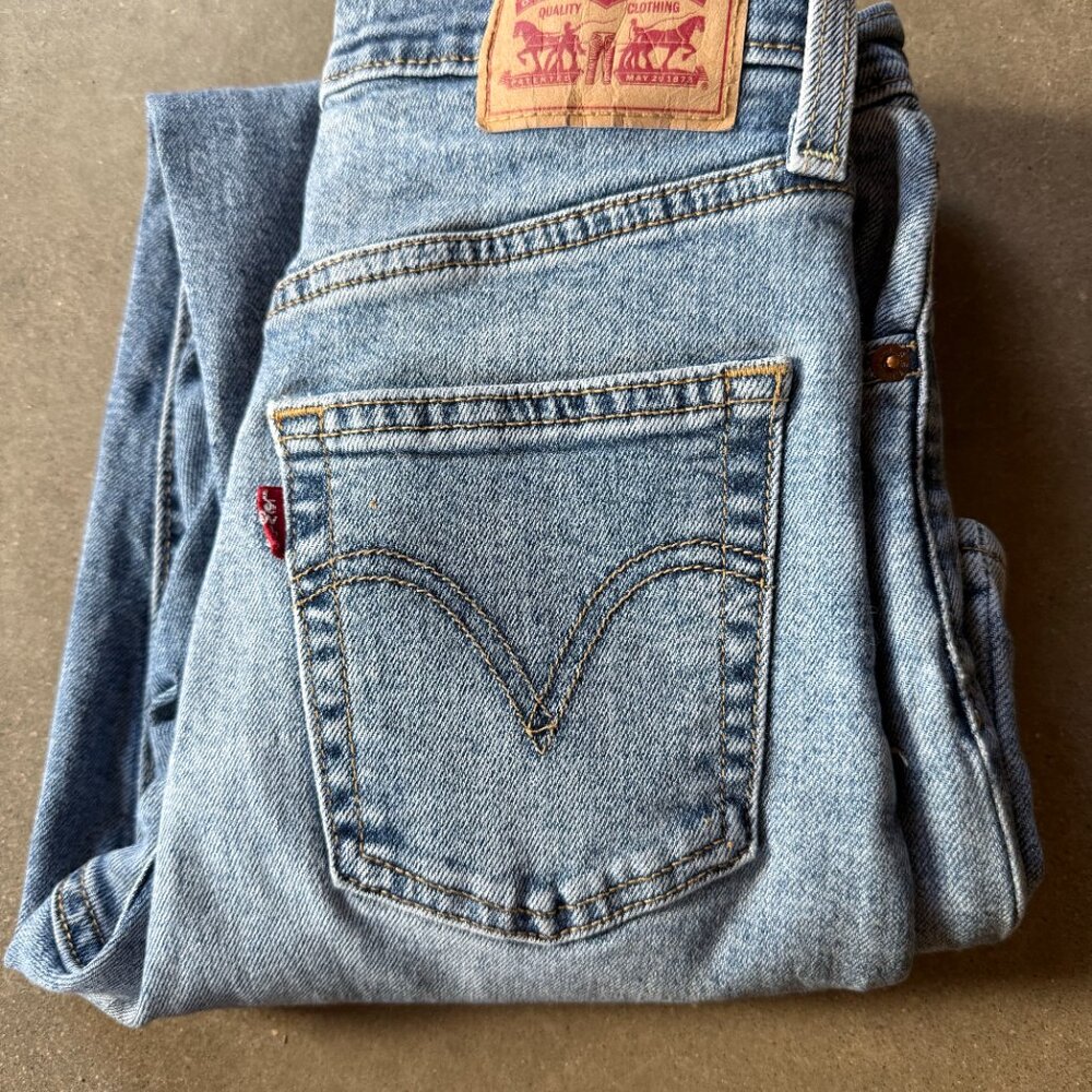 Levi's Ribcage Straight Jeans - Picture 3 of 8